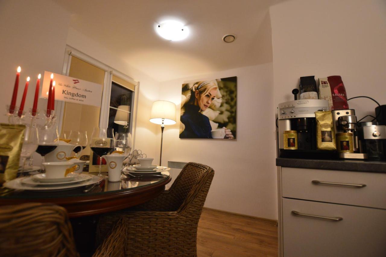 The White House Austria Apartman Lind ob Velden Kültér fotó